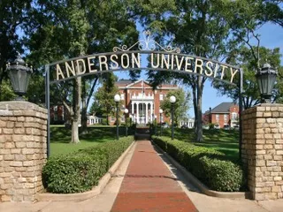 Image of an archway that says Anderon University